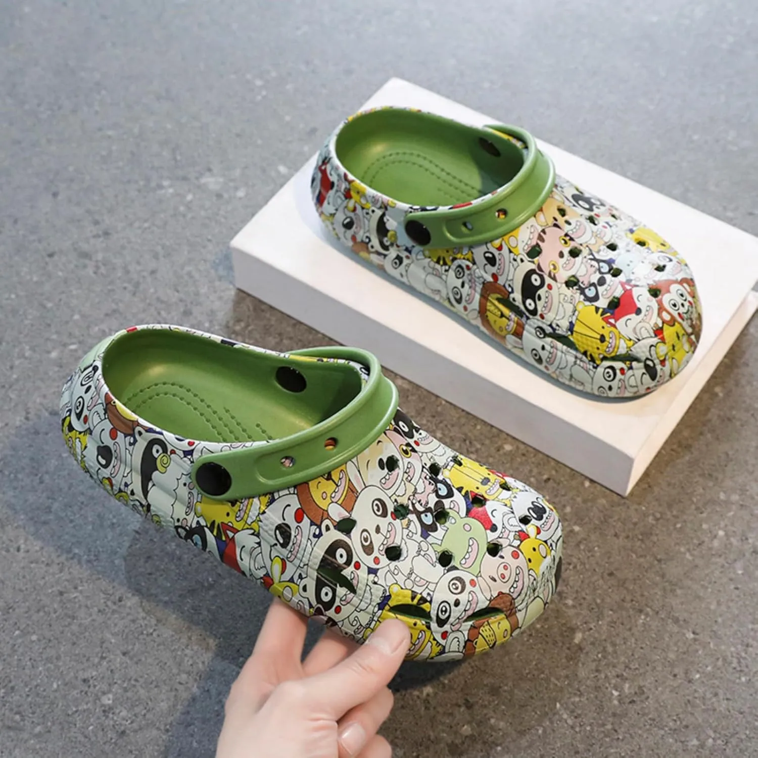 Big Kids Cartoon Garden Clogs – Lightweight EVA Slip On Shoes with Back Strap, Fun Animal Print Water Sandals for Boys and Girls, Beach Pool Yard Shower Shoes