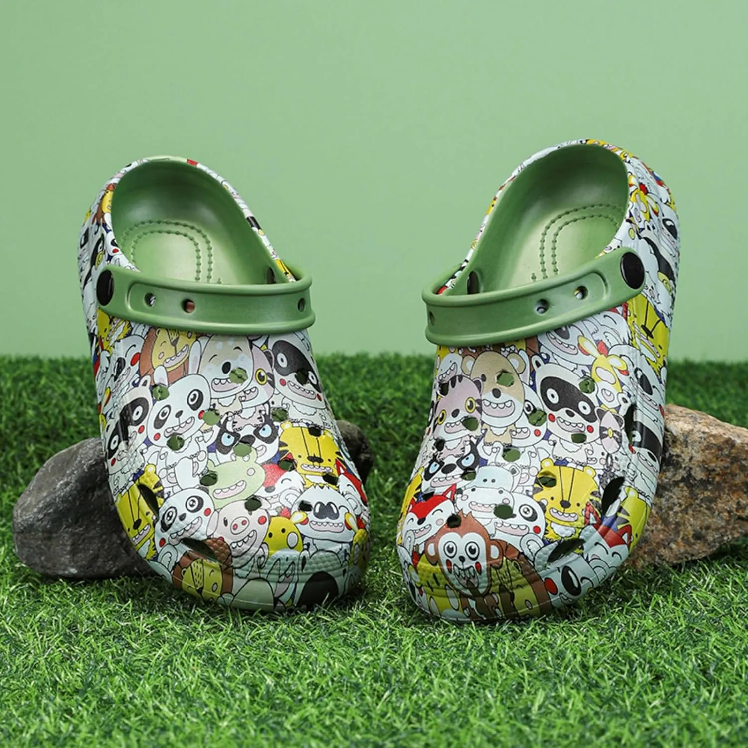 Big Kids Cartoon Garden Clogs – Lightweight EVA Slip On Shoes with Back Strap, Fun Animal Print Water Sandals for Boys and Girls, Beach Pool Yard Shower Shoes