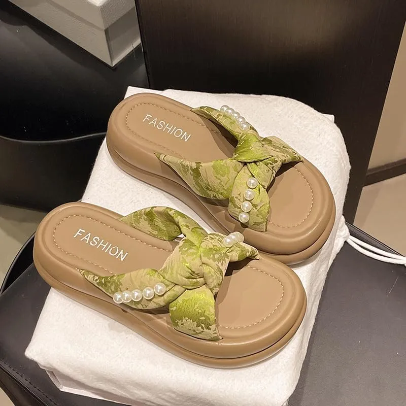 Cool slippers women's summer wear 2025 new platform beach shoes Internet celebrity women's casual lazy fashion one-word slippers