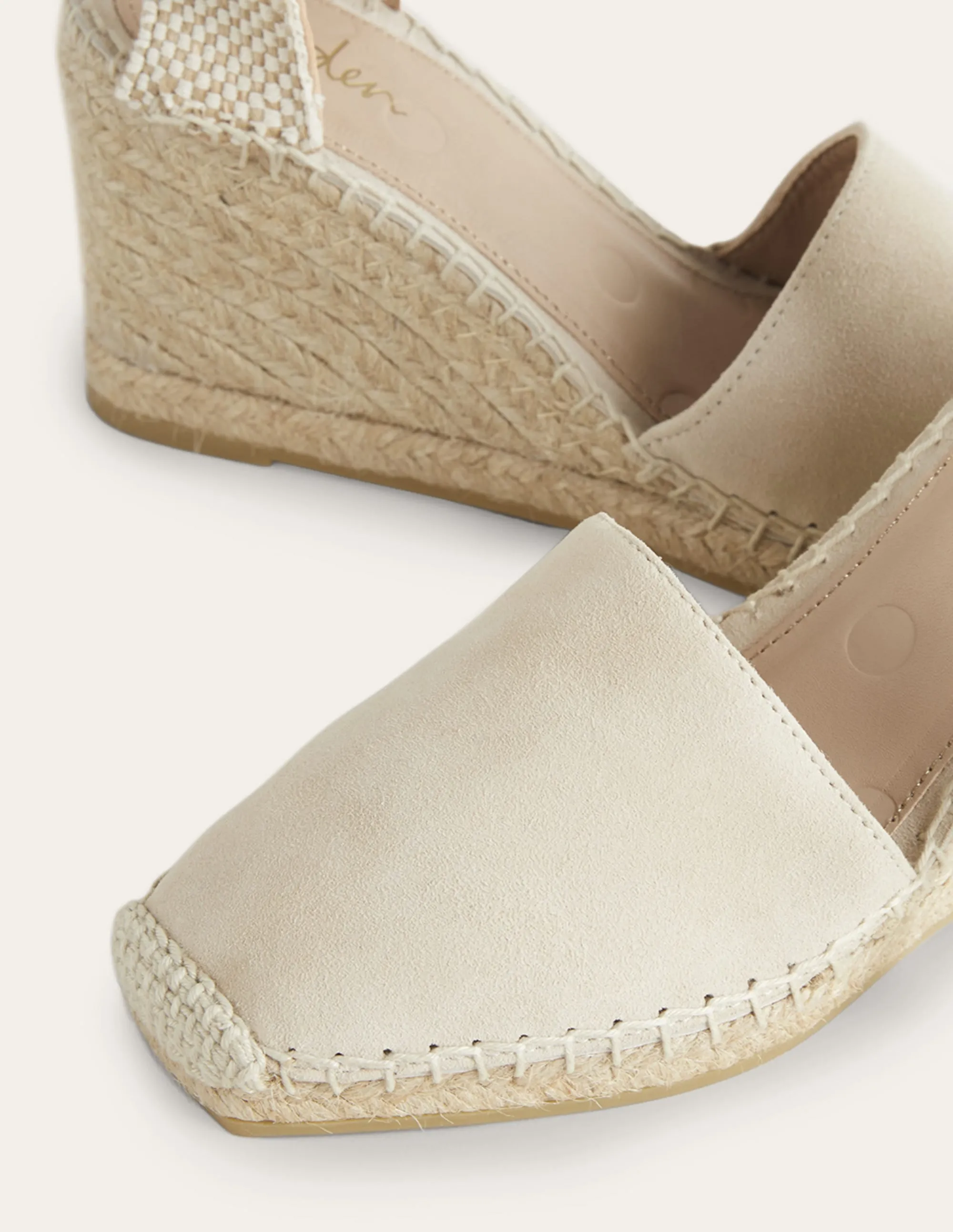 Espadrilles mit Keilabsatz und eckiger Zehenpartie-Hellbeige