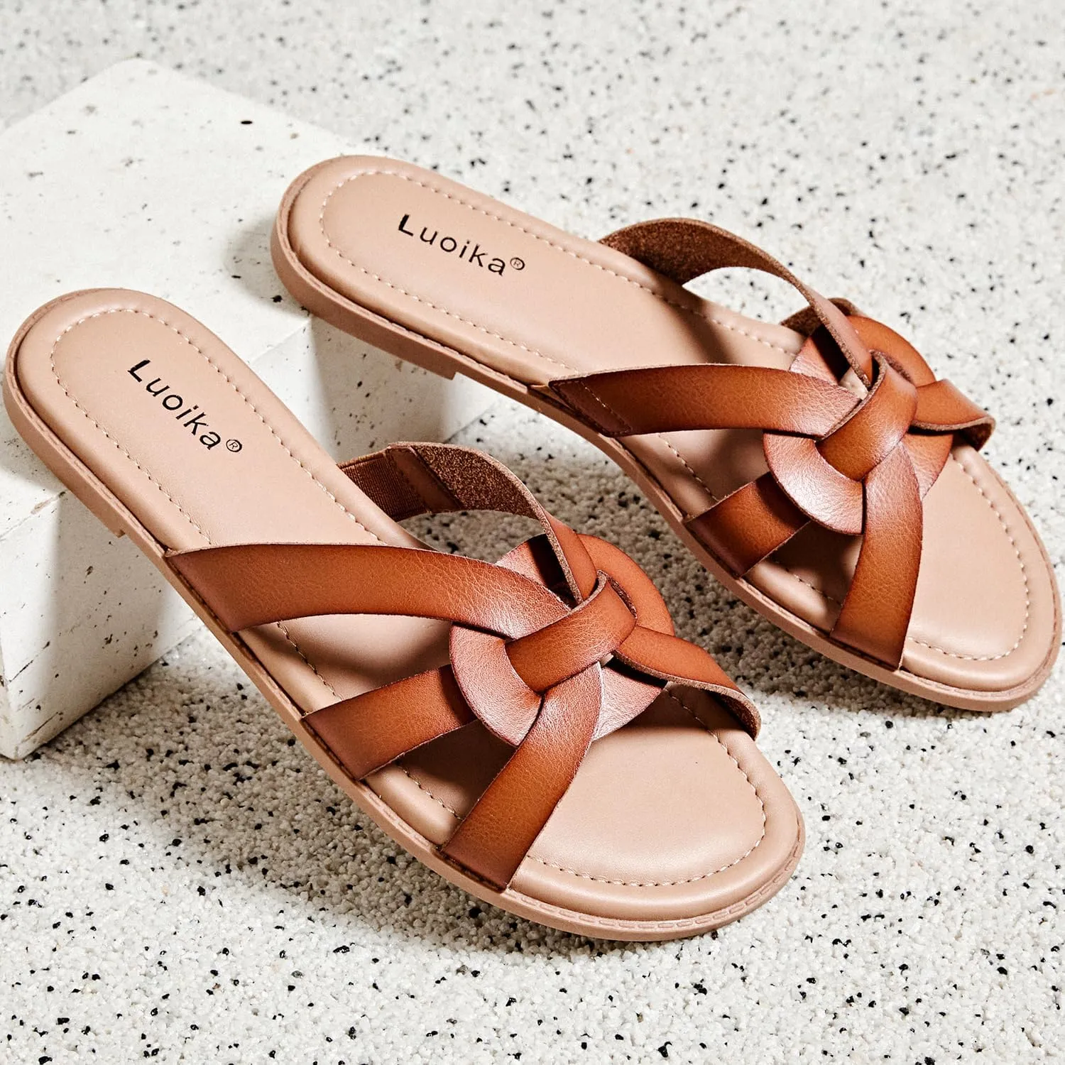 Luoika Women's Wide Width Flat Slides Sandals, Slip on Slide Sandal Casual Comfortable Summer Beach Shoes for Women.