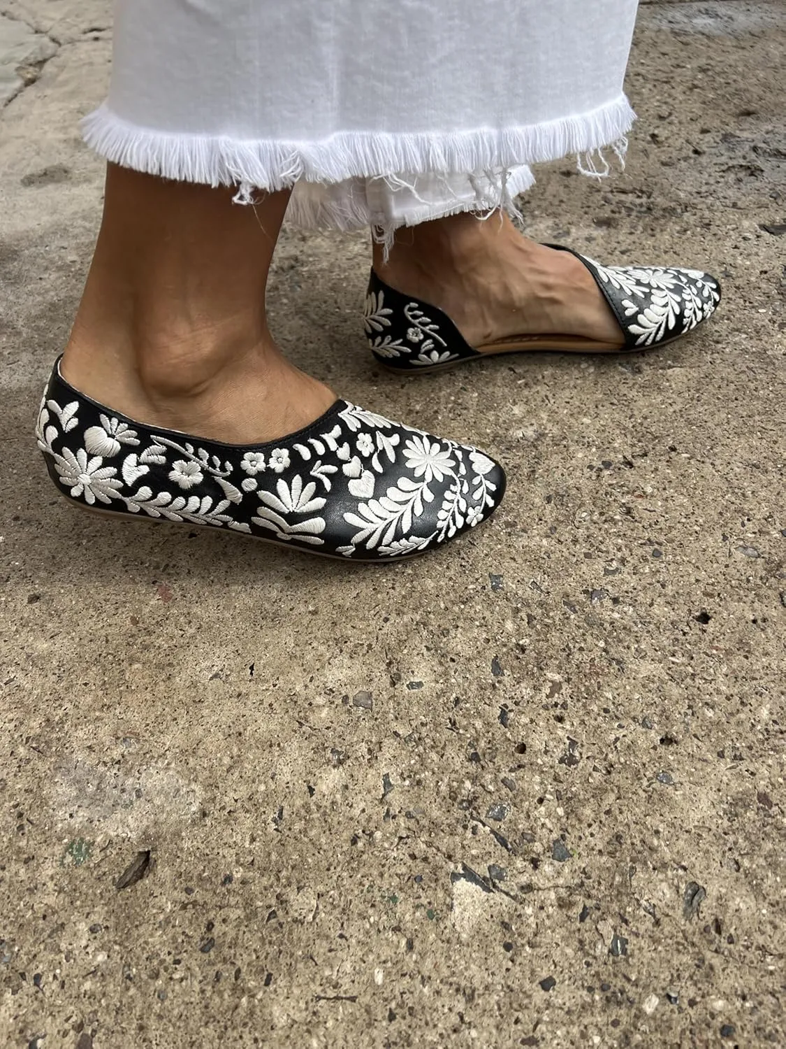 Macarena Collection Sandals women Huarache Sandal Colorful Leather Mexican Comfort Walking Handcrafted Leather Embroidered Flats - Mexican Artisan Design Maky