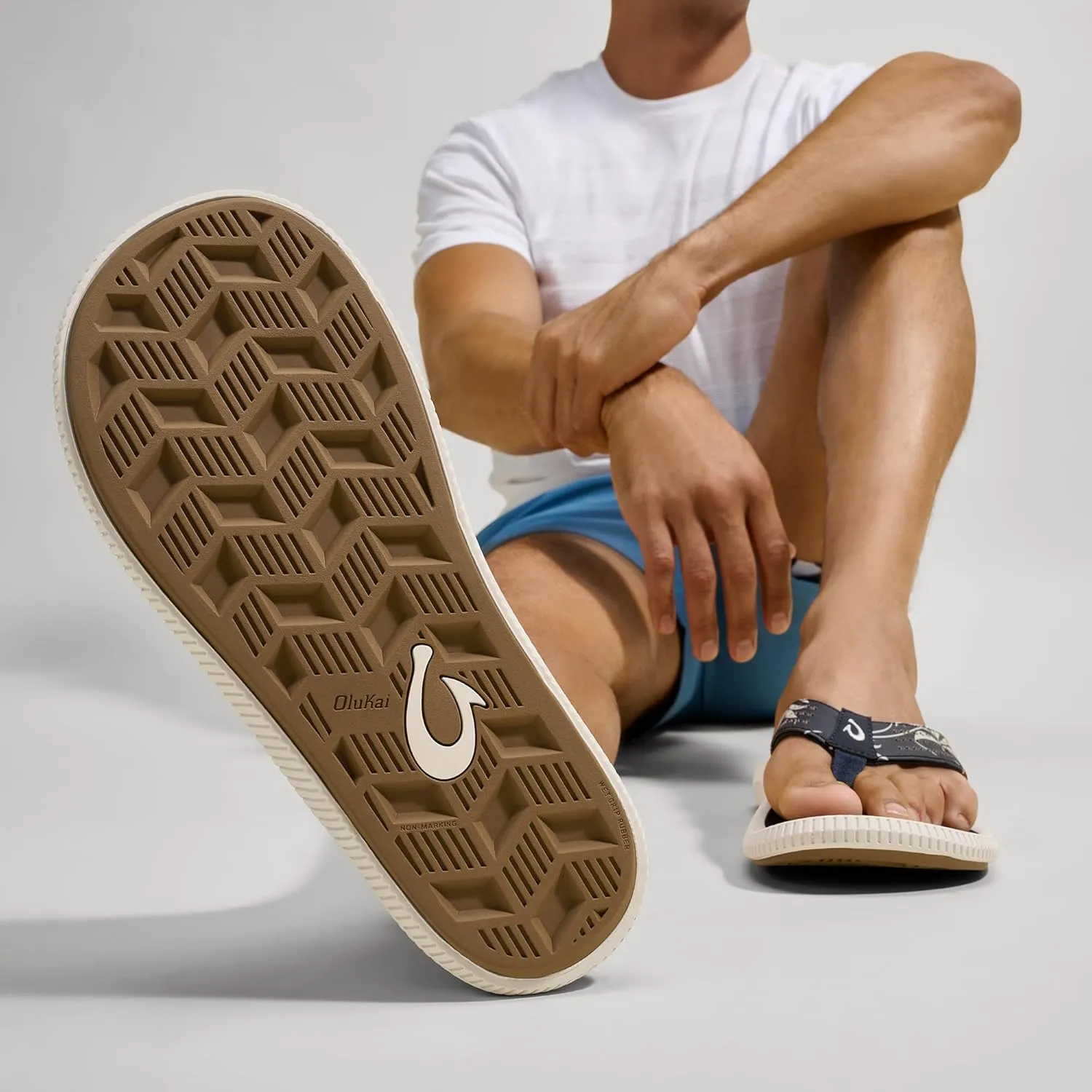 OLUKAI Ulele Men's Beach Sandals, Water Resistant Flip Flops, Arch Support & Comfort Fit, Lightweight & Durable, Enhanced Grip & Traction