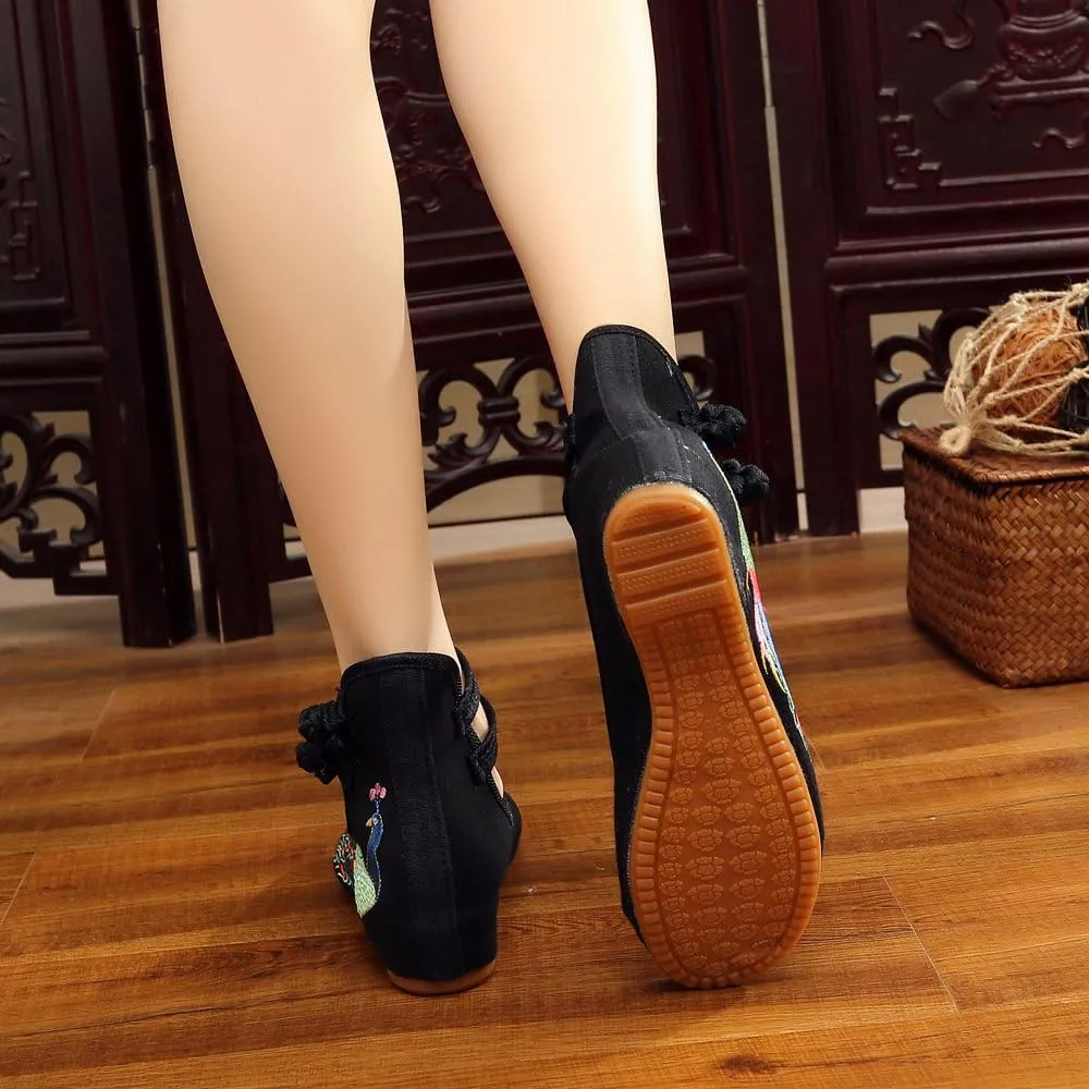 Qhome Women's Chinese Traditional Peacock Embroidered Oxfords Sole Cheongsam Walking Mary Janes Flats