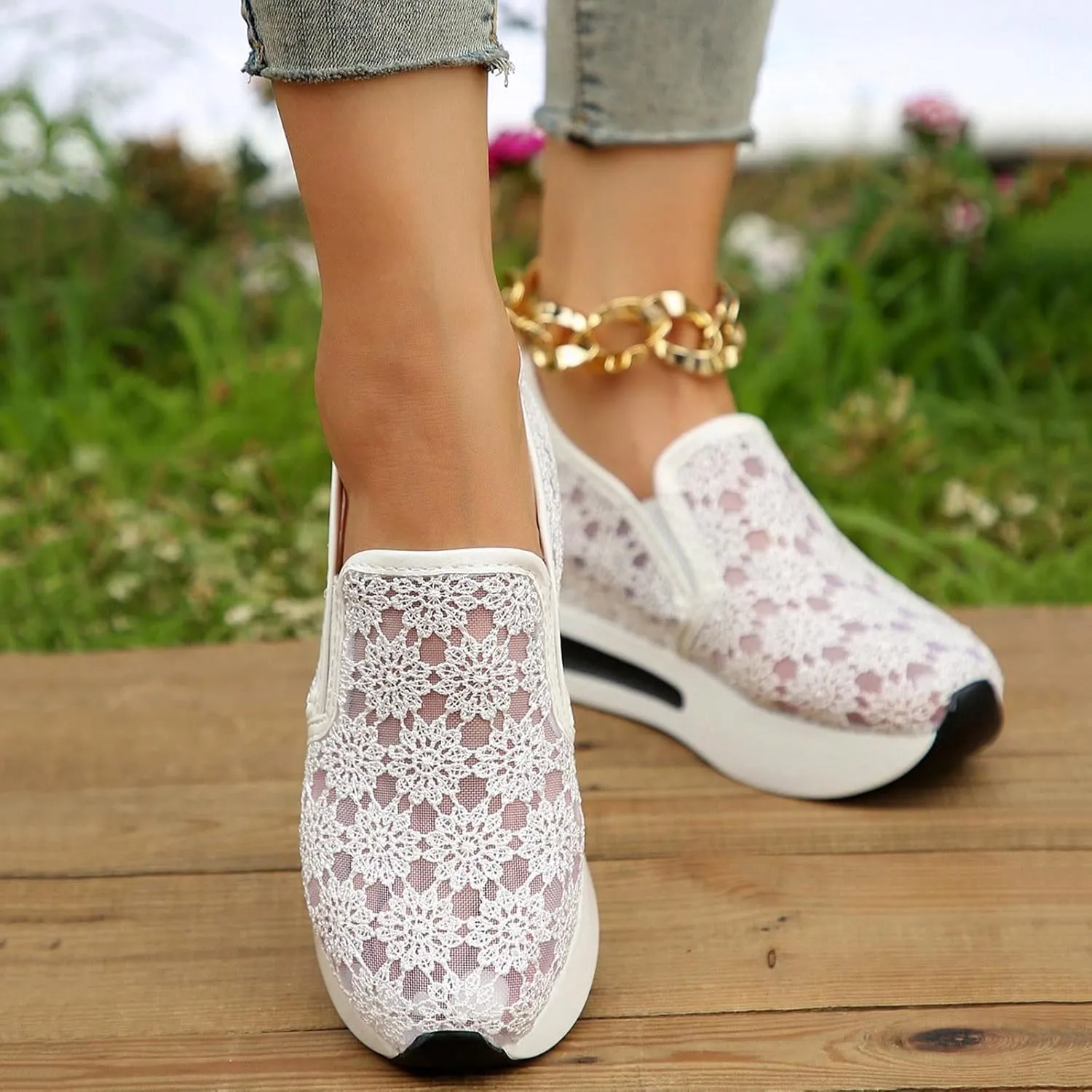 Wedge Floral Shoes Mesh Fashion Sneakers for Women Slip On Breathable Walking Shoes Women's Casual Embroidery Platform Sneakers Comfort Work Shoes High Heels Outdoor Travel Sports Shoes